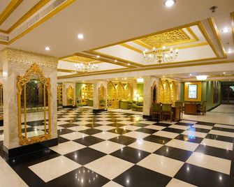 Hotel Clarks Shiraz - אגרה - לובי