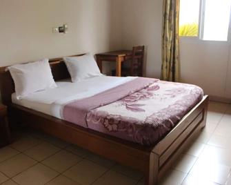 Hotel Massoh - Bertoua - Bedroom