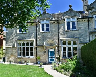 Heritage Bed & Breakfast - Calne - Building