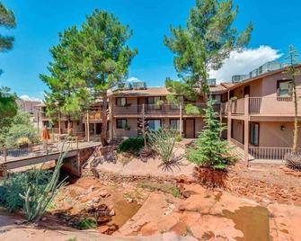 La Casa De Camilla - In The Red Rocks - Village of Oak Creek - Building