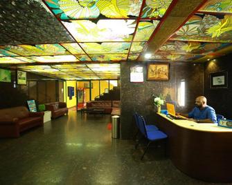 Hotel Luciya International Mysore - Mysore - Front desk