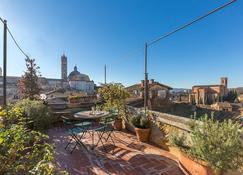 Siena: prestigious dwelling with elevator, roof terrace and panoramic terrace - Siena - Varanda