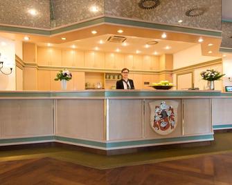 Achat Hotel Reilingen Walldorf - Reilingen - Front desk