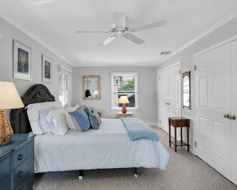 Beautiful Well Design Condo In Bay Head + 1st Floor With Outside Seating Area - Bay Head - Habitación