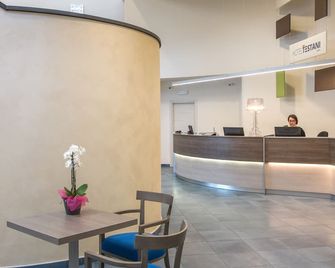 Hotel Testani Colleferro - Colleferro - Front desk