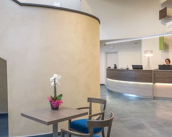 Hotel Testani Colleferro - Коллеферро - Рецепція