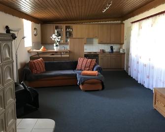 Chalet on the lake in the green heart of Northern Hesse - Sontra - Sala de estar