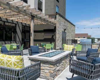 Fairfield by Marriott Inn & Suites Norfolk - Norfolk - Innenhof