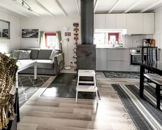 2 bedroom gorgeous home in ängelholm - Ängelholm - Living room