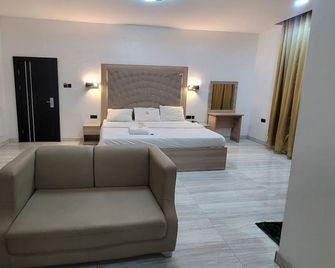 The Charis Hotel & Suites - Port Harcourt - Ložnice