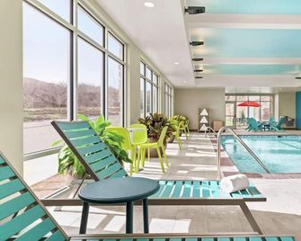 Unwind and Indulge In Our Oasis! Indoor Swimming Pool, Pets Allowed! - Colorado Springs - Pool