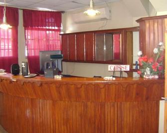 Caribbean Hotel Cayes - Les Cayes - Front desk