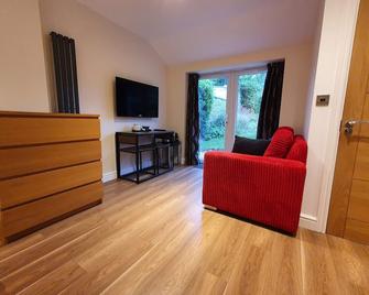 Old School House Studio - Newmarket - Living room
