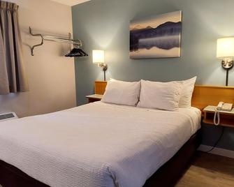 Fireweed Motel - Smithers - Bedroom