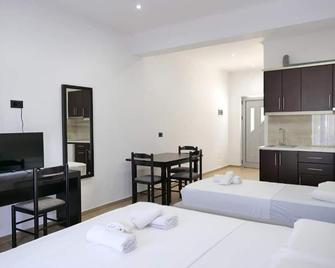 Lux Apartments - Ksamil - Habitación