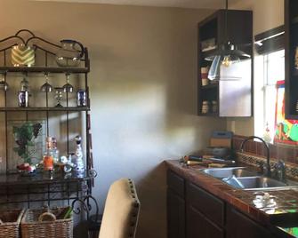 Cabana retreat - Uvalde - Kitchen