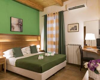 Murat Guesthouse - Pizzo - Habitación