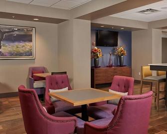Your Private Escape! Free Breakfast, Indoor Pool, Free Parking, Pets Allowed! - Sherwood - Restaurace