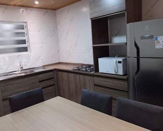Pousada Residencial Oliveira - Florianopolis - Kitchen