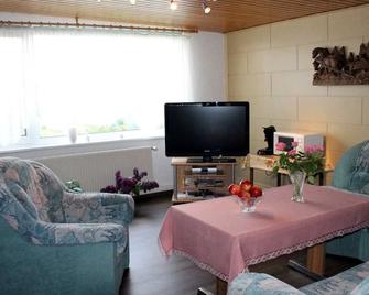 Bungalow mit Blick auf den Parumer See - Bützow - Sala de estar