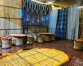 Vrinda Resort By Dcrest - Vrindavan - Salon