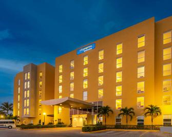 City Express by Marriott Tuxpan - Tuxpan - Budova