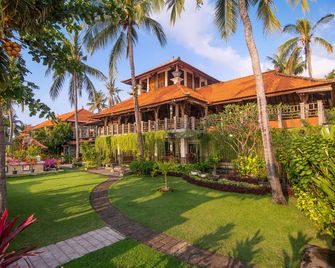 Nugraha Lovina Seaview Resort & Spa - Banjar - Bygning