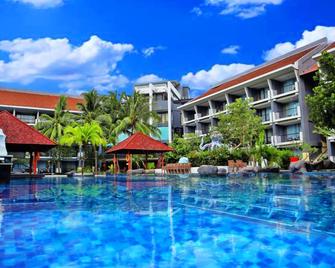 Bela Hotel Ternate - Ternate - Pool