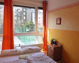 Max Hostel - בון - חדר שינה