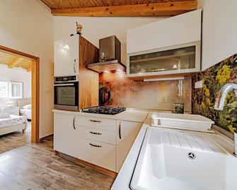 Eco Friendly Cottage Maja - Happy Rentals - Vela Luka - Kitchen