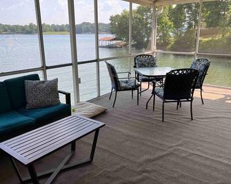 Cozy Lake Hickory Cabin - Taylorsville - Restaurant