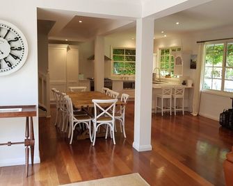 Bowral Escape - Burradoo - Dining room