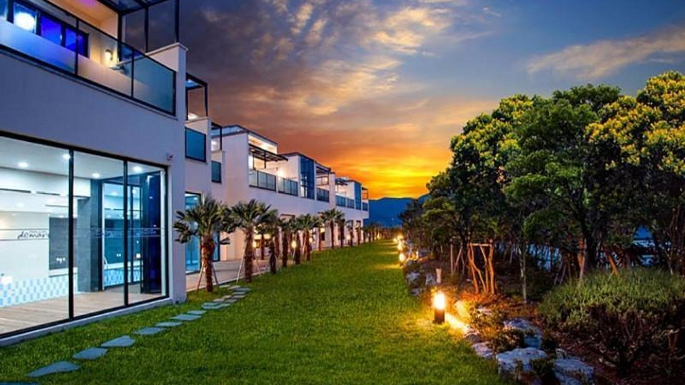 Yeosu Dimare Pool Villa & Kids