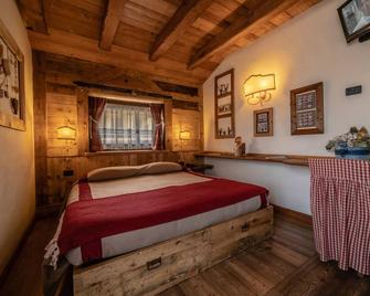 Hotel Della Nouva - Pila - Bedroom