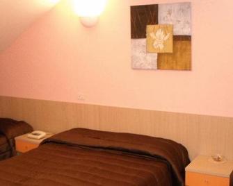 Hotel New Baby - Caserta - Habitación