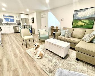 'Bike' at Hills Meaford, Pet Friendly, Ground Floor Suite - Meaford - Sala de estar