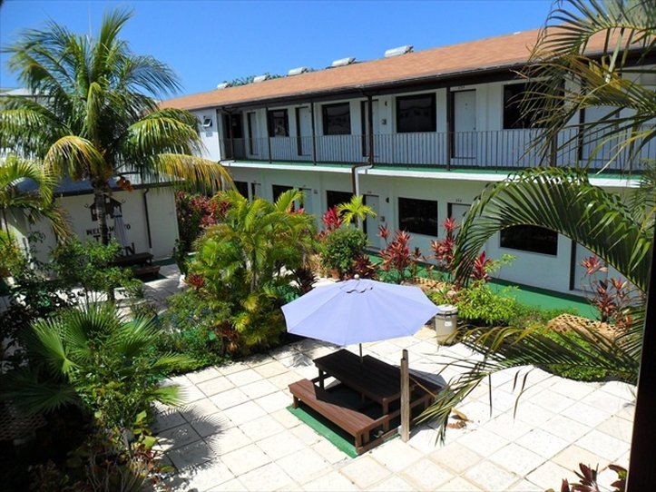 Red Carpet Inn Select - נאסאו - פטיו