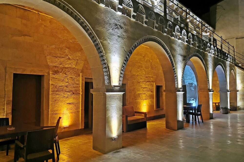 فالكون كيف سويتس