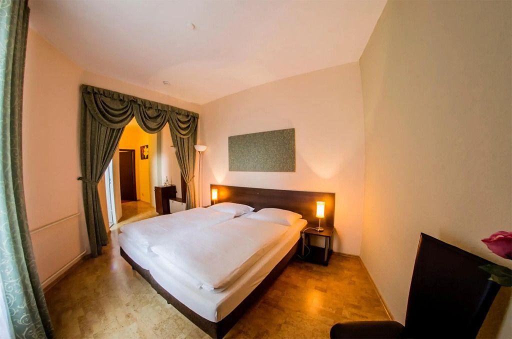 Hotel-Pension Victoria - ברלין - חדר שינה