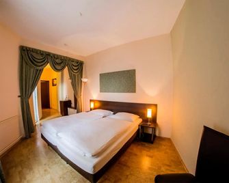 Hotel-Pension Victoria - ברלין - חדר שינה