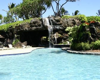 Your Kauai Adventure Starts With This Lovely Villa. - Lihue - Pool