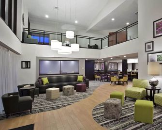 La Quinta Inn & Suites by Wyndham Detroit Metro Airport - Romulus - Lounge