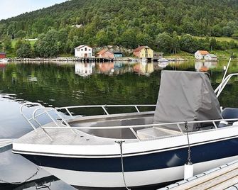Fully equipped holiday home with terrace & garden | Water view - Kyrksæterøra