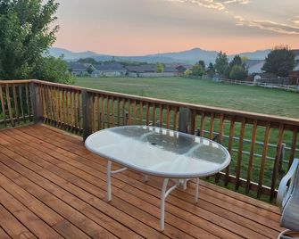 South Dakota Black Hills rental - Whitewood - Balcón