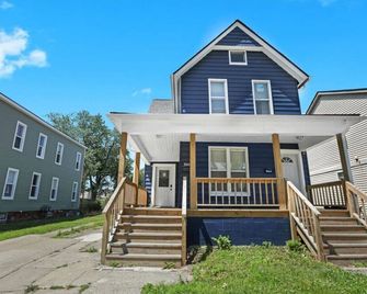 Chic Vinewood Home King Plus 2 Queens - Detroit - Gebäude