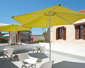 斯塔夫羅斯旅館 - Rhodes (羅得斯公園) - 羅德鎮 - 天井