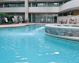 Ramada by Wyndham State College Hotel & Conference Center - State College - Pool
