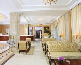Aleksandrovski Grand Hotel - Vladikavkaz - Lobby