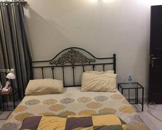 Lets Explore The Capital - Rawalpindi - Bedroom