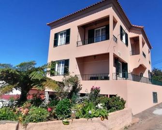 Abrigo do Monte - Ribeira Brava - Edificio